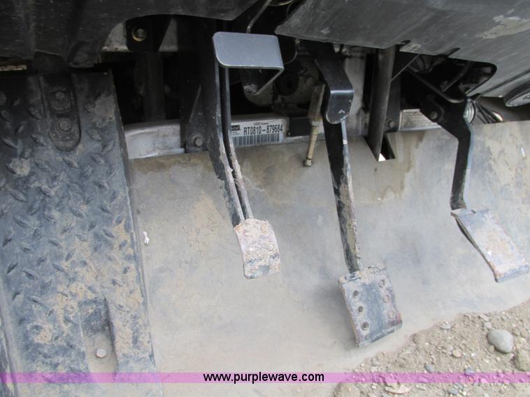 image for item AH9998 2007 Club Car XRT 1550G utility vehicle