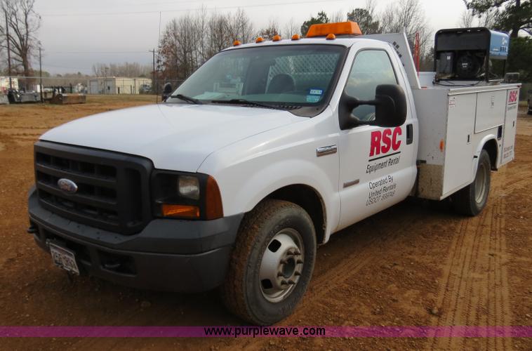 image for item B4645 2006 Ford F350 XL Super Duty service truck