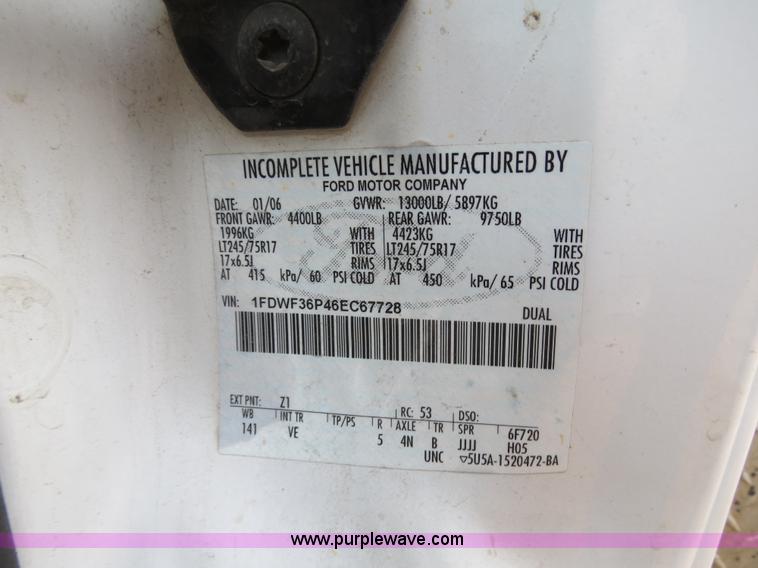 image for item B4645 2006 Ford F350 XL Super Duty service truck