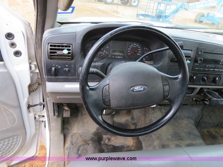 image for item B4645 2006 Ford F350 XL Super Duty service truck