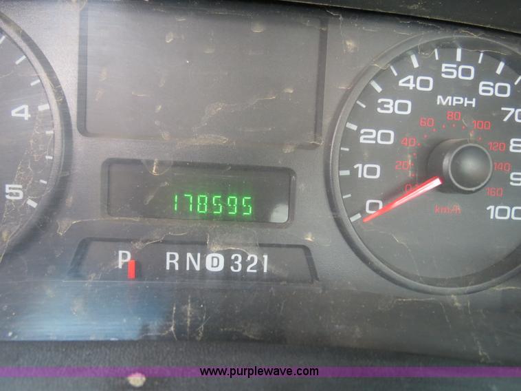 image for item B4645 2006 Ford F350 XL Super Duty service truck