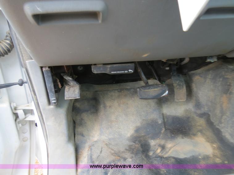 image for item B4645 2006 Ford F350 XL Super Duty service truck