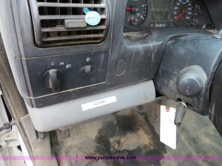 image for item B4645 2006 Ford F350 XL Super Duty service truck