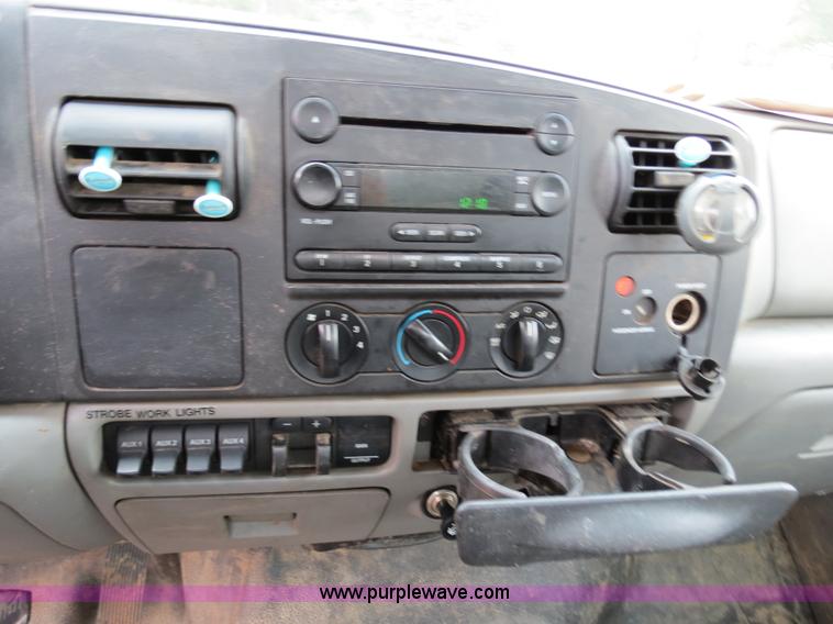 image for item B4645 2006 Ford F350 XL Super Duty service truck