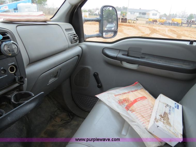 image for item B4645 2006 Ford F350 XL Super Duty service truck