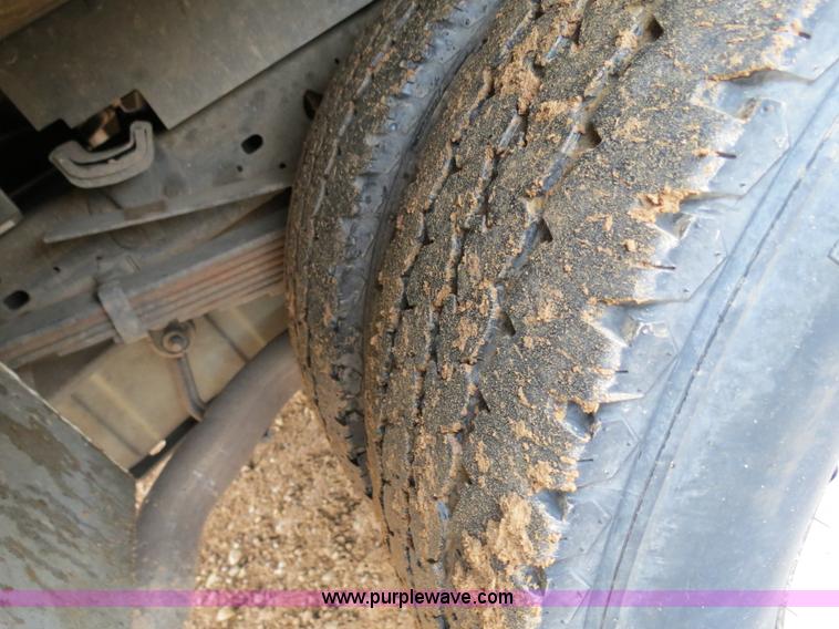 image for item B4645 2006 Ford F350 XL Super Duty service truck