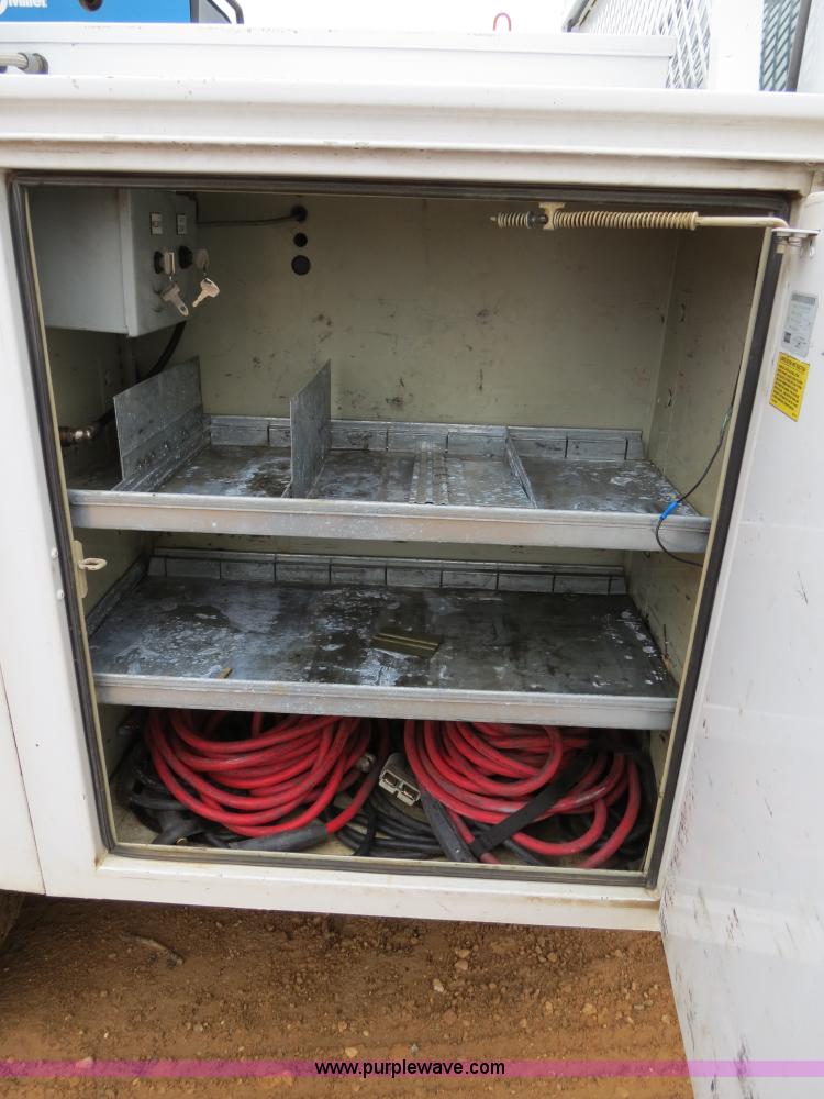 image for item B4645 2006 Ford F350 XL Super Duty service truck