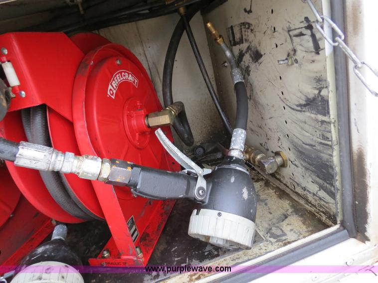 image for item B4645 2006 Ford F350 XL Super Duty service truck