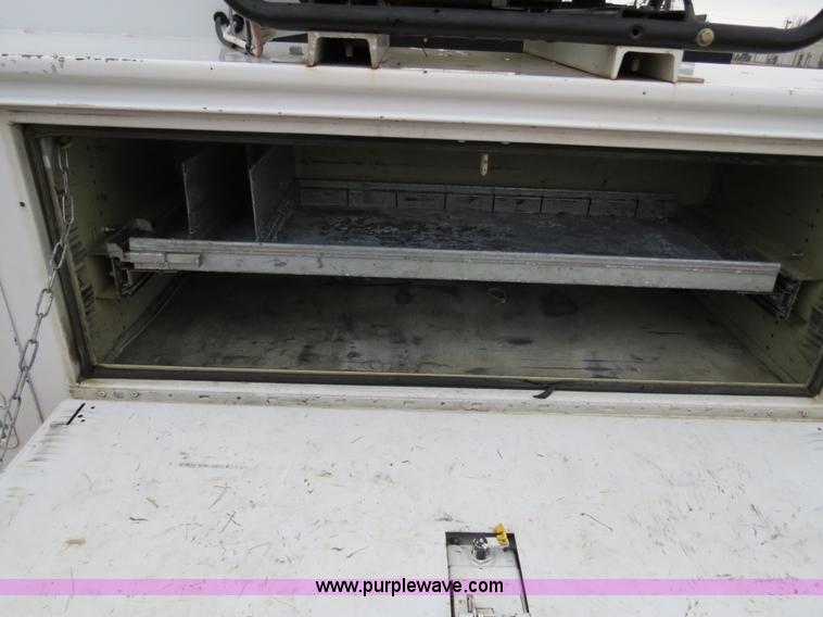 image for item B4645 2006 Ford F350 XL Super Duty service truck