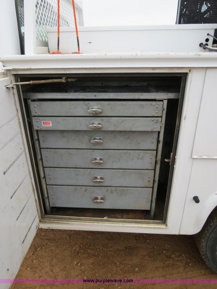 image for item B4645 2006 Ford F350 XL Super Duty service truck