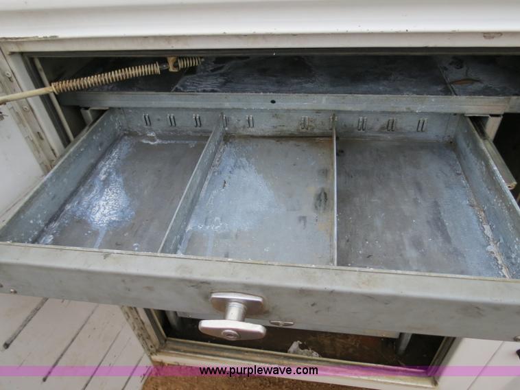 image for item B4645 2006 Ford F350 XL Super Duty service truck