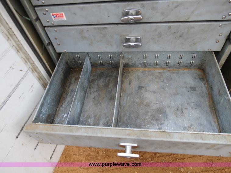 image for item B4645 2006 Ford F350 XL Super Duty service truck