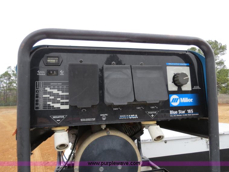 image for item B4645 2006 Ford F350 XL Super Duty service truck