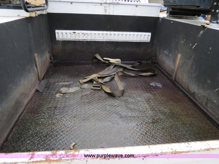 image for item B4645 2006 Ford F350 XL Super Duty service truck