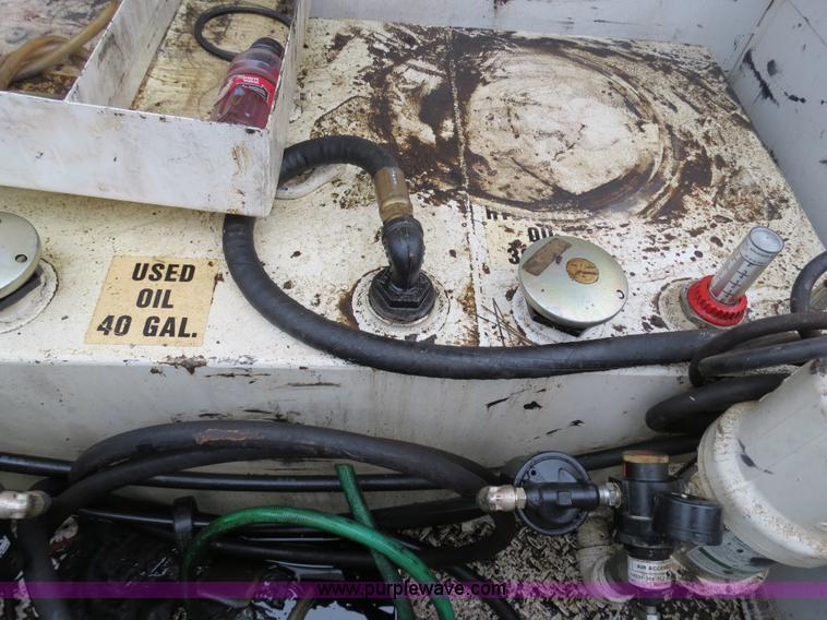 image for item B4645 2006 Ford F350 XL Super Duty service truck