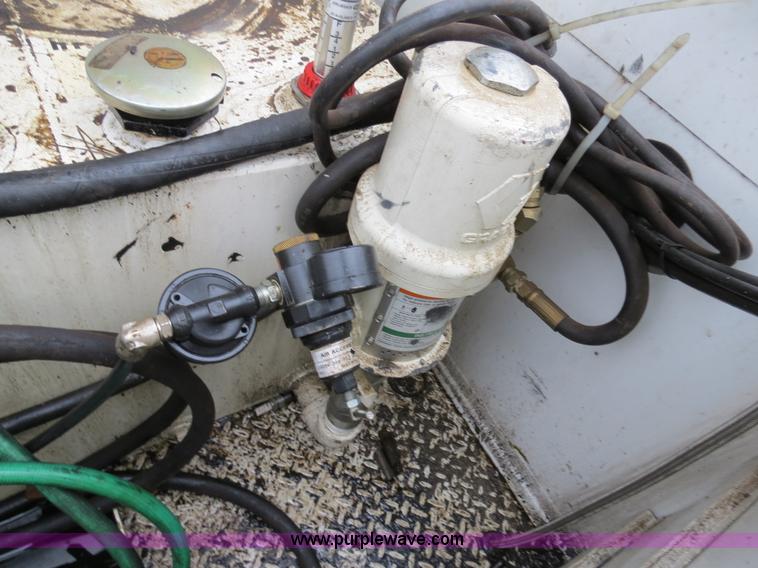 image for item B4645 2006 Ford F350 XL Super Duty service truck