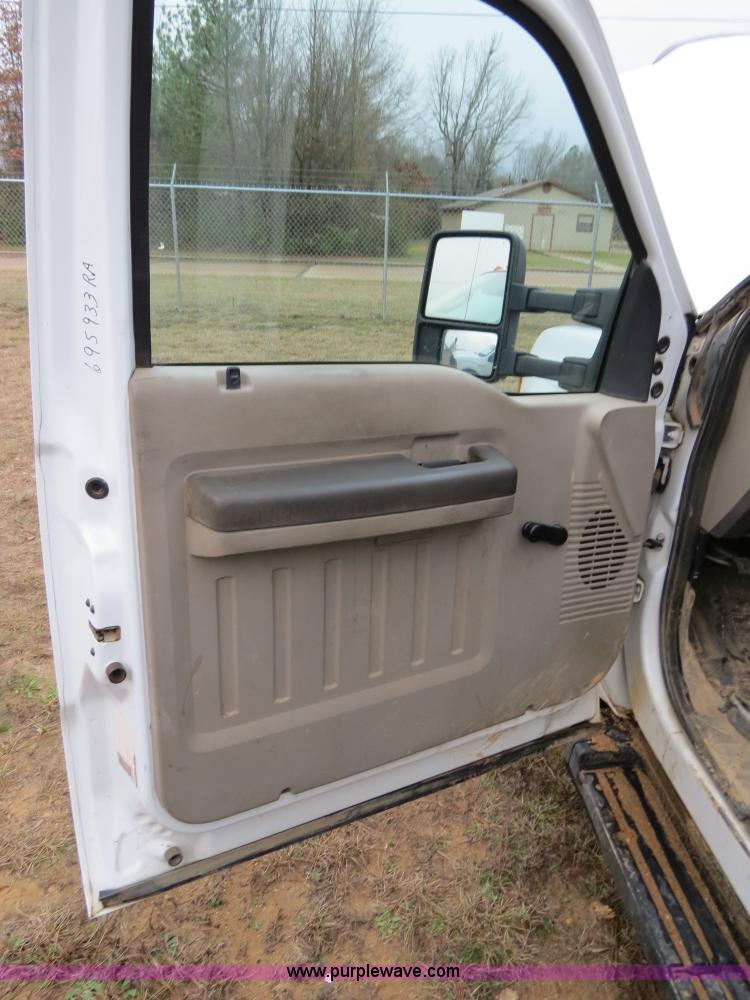 image for item B4646 2008 Ford F350 XL Super Duty service truck