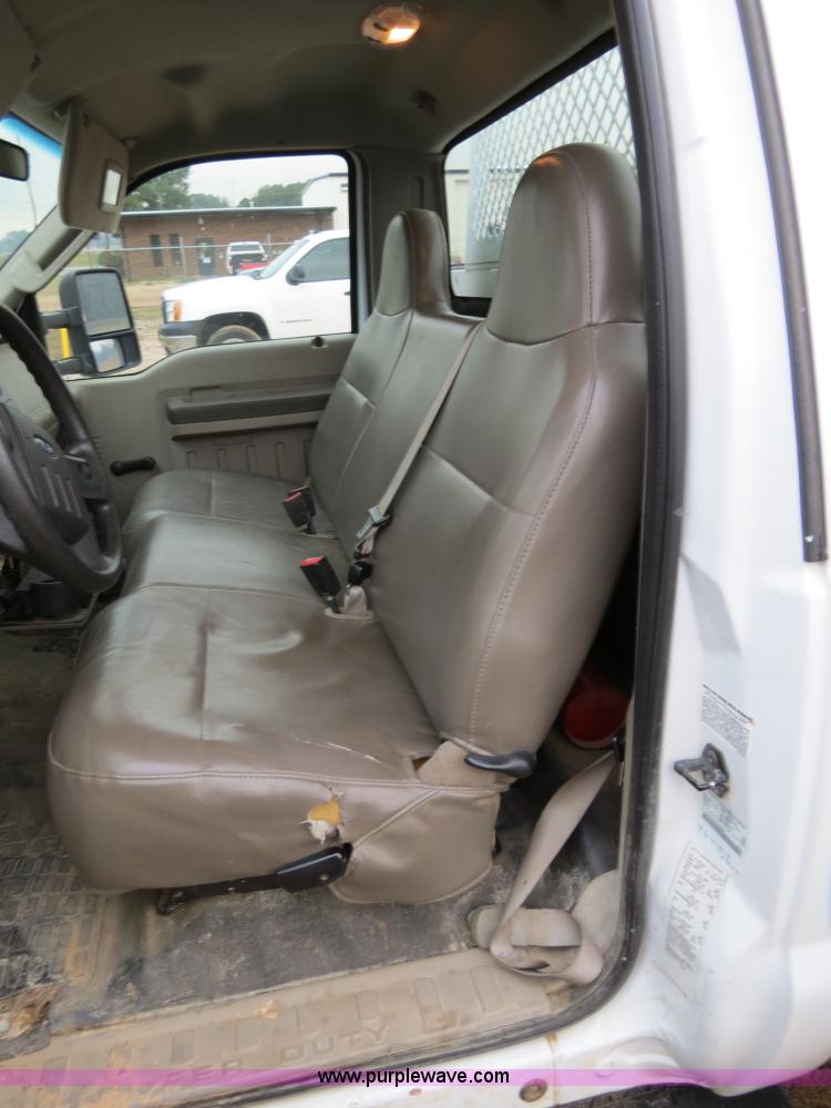 image for item B4646 2008 Ford F350 XL Super Duty service truck