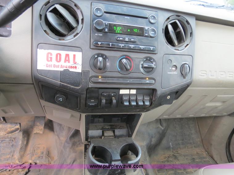 image for item B4646 2008 Ford F350 XL Super Duty service truck