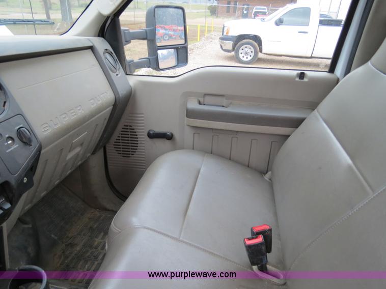 image for item B4646 2008 Ford F350 XL Super Duty service truck