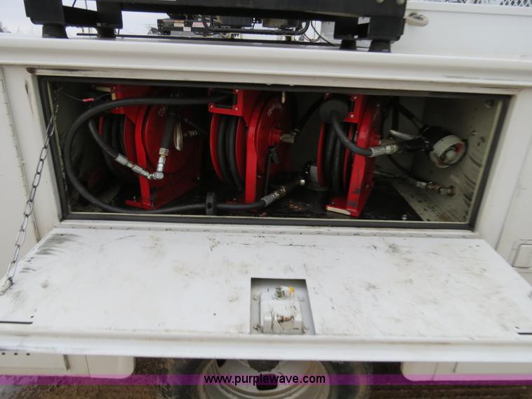 image for item B4646 2008 Ford F350 XL Super Duty service truck