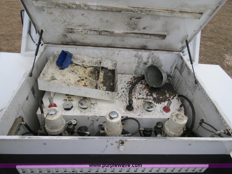 image for item B4646 2008 Ford F350 XL Super Duty service truck