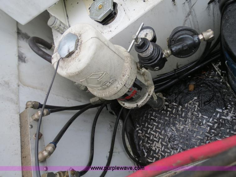 image for item B4646 2008 Ford F350 XL Super Duty service truck