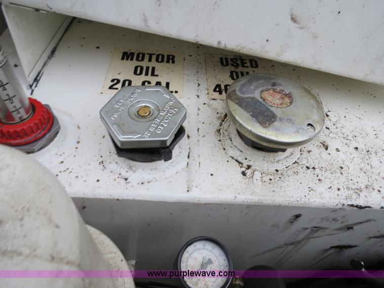 image for item B4646 2008 Ford F350 XL Super Duty service truck