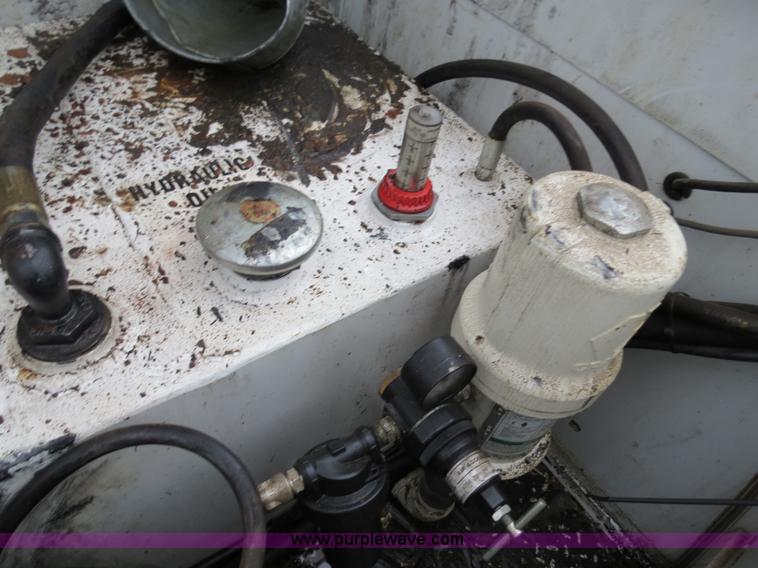 image for item B4646 2008 Ford F350 XL Super Duty service truck