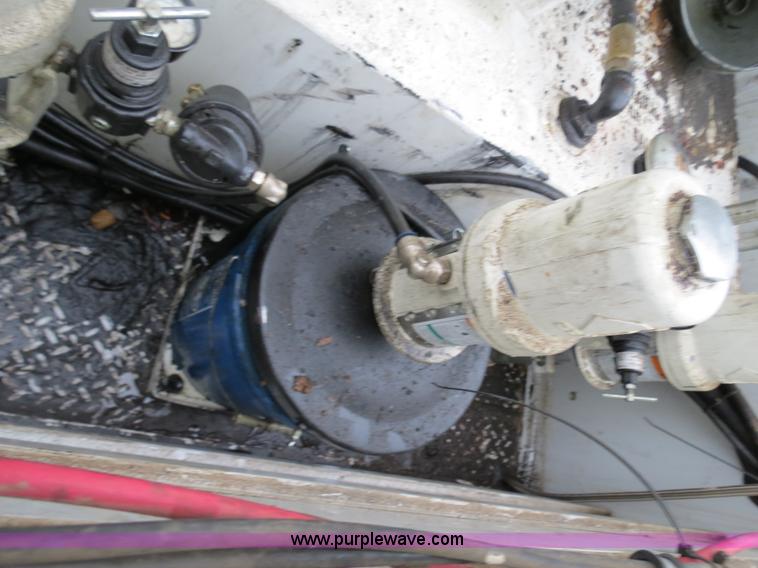 image for item B4646 2008 Ford F350 XL Super Duty service truck