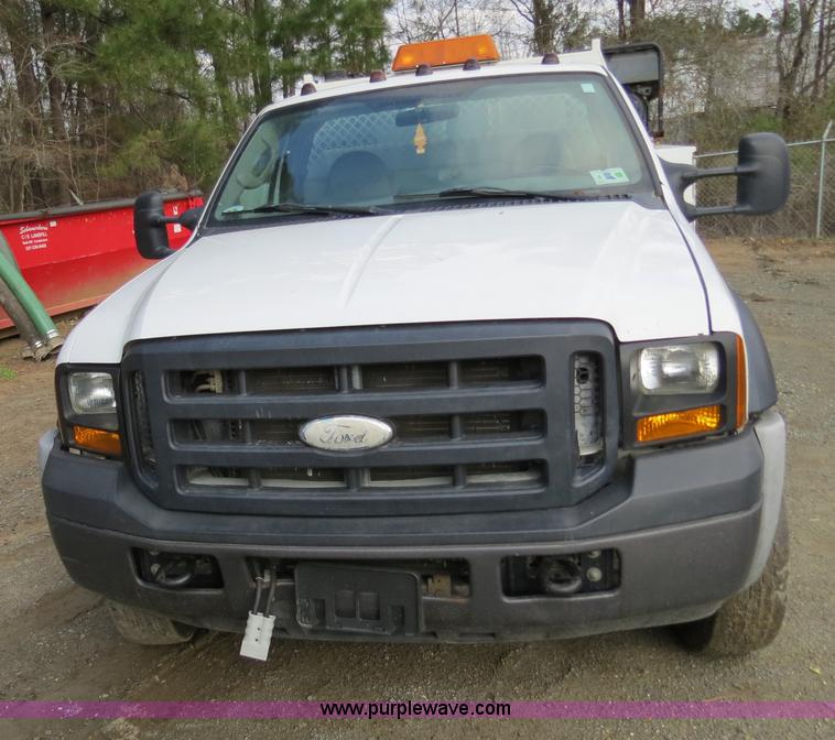 image for item B4647 2007 Ford F550 XL Super Duty service truck
