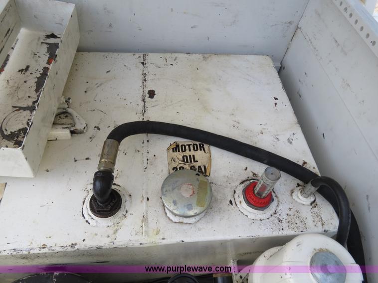 image for item B4647 2007 Ford F550 XL Super Duty service truck