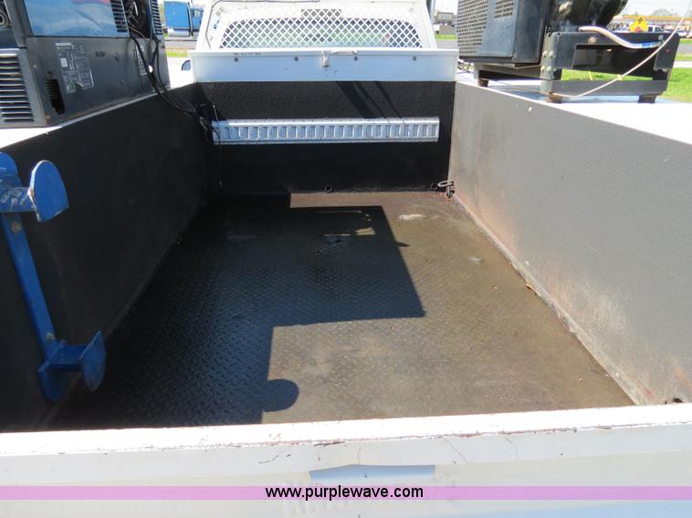 image for item B4648 2007 Ford F550 XL Super Duty service truck