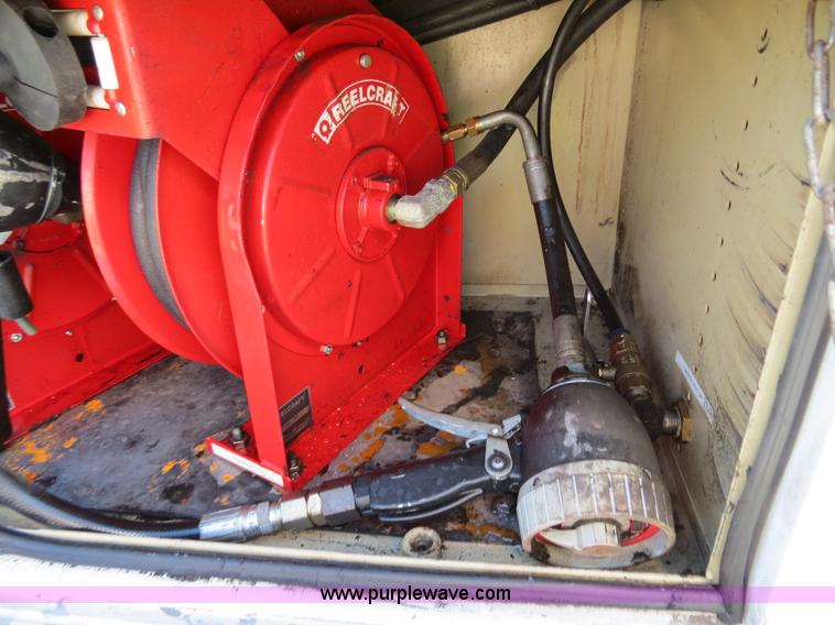 image for item B4648 2007 Ford F550 XL Super Duty service truck