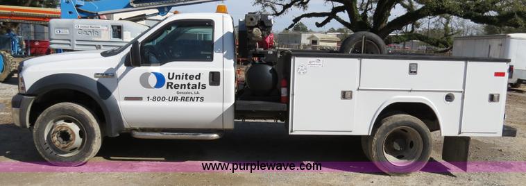 image for item B4649 2006 Ford F550 XL Super Duty service truck