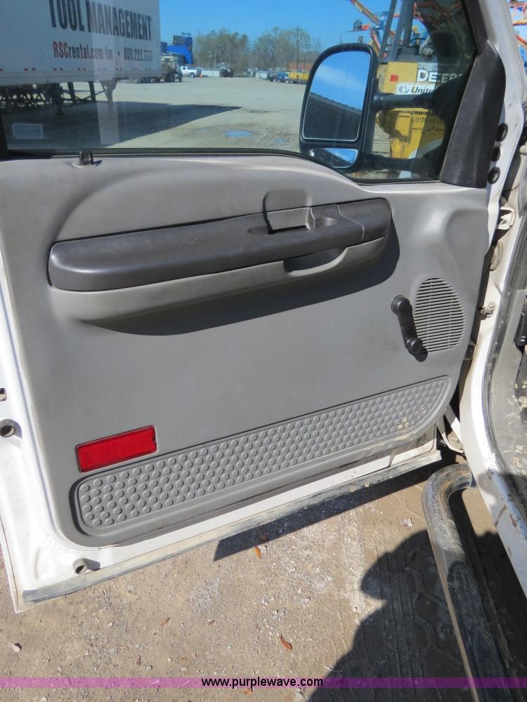 image for item B4649 2006 Ford F550 XL Super Duty service truck