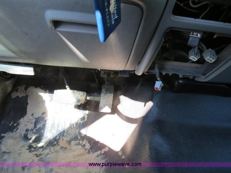 image for item B4649 2006 Ford F550 XL Super Duty service truck