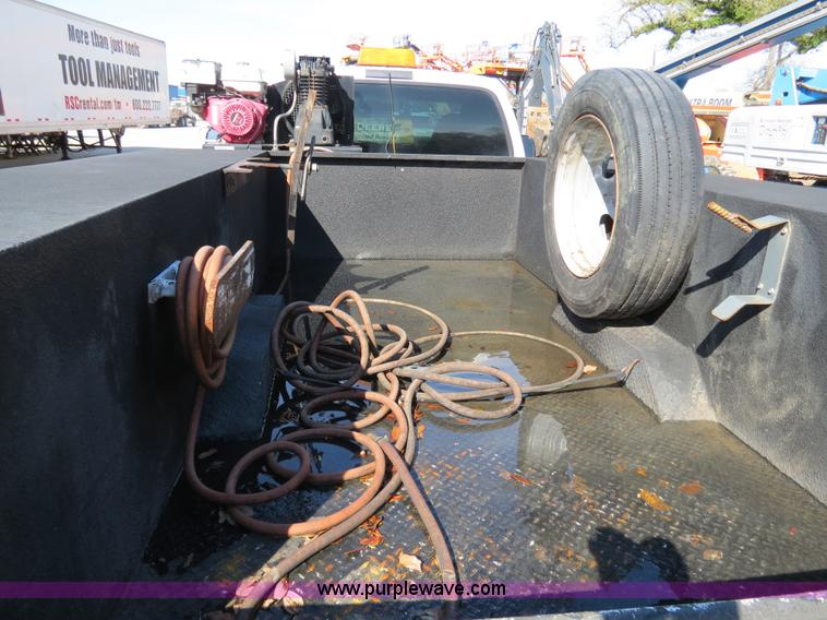 image for item B4649 2006 Ford F550 XL Super Duty service truck