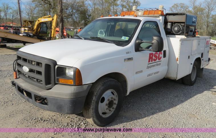 image for item B4651 2005 Ford F350 XL Super Duty service truck