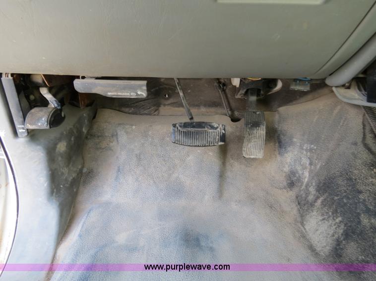 image for item B4651 2005 Ford F350 XL Super Duty service truck