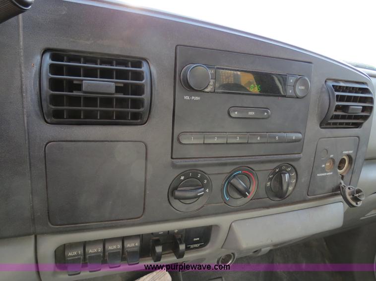 image for item B4651 2005 Ford F350 XL Super Duty service truck