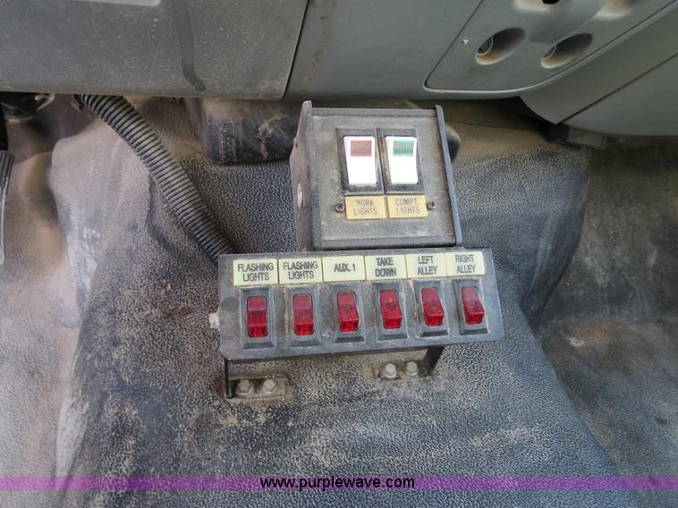 image for item B4651 2005 Ford F350 XL Super Duty service truck