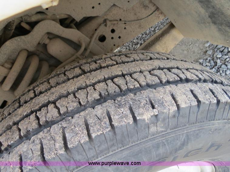 image for item B4651 2005 Ford F350 XL Super Duty service truck