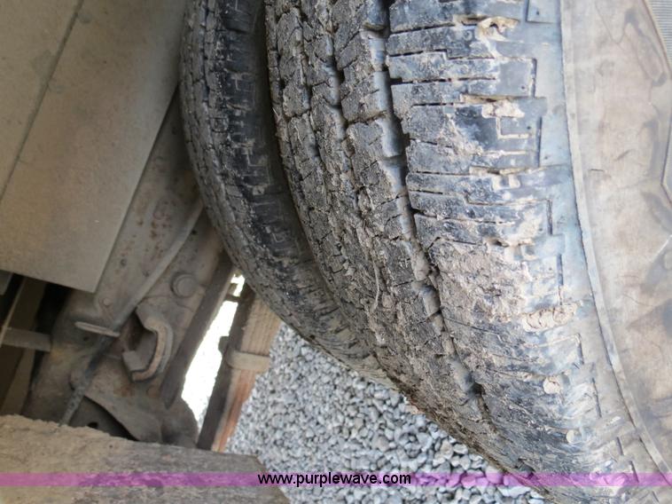 image for item B4651 2005 Ford F350 XL Super Duty service truck