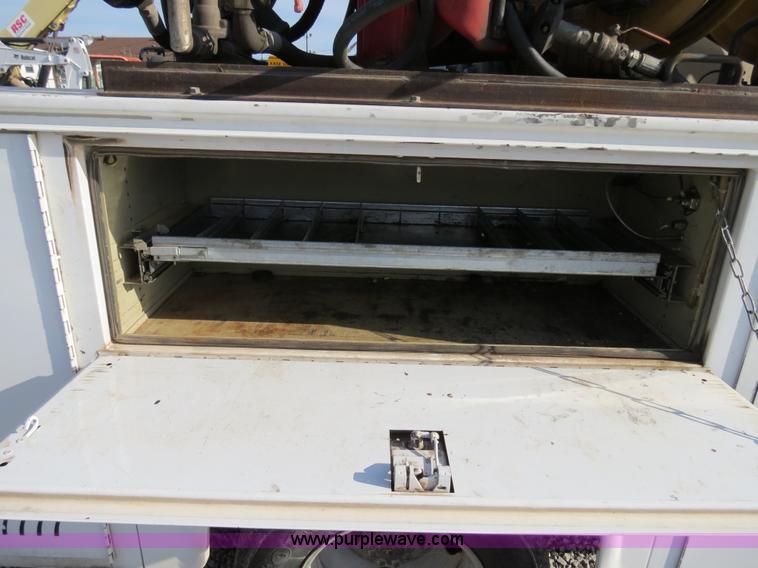 image for item B4651 2005 Ford F350 XL Super Duty service truck