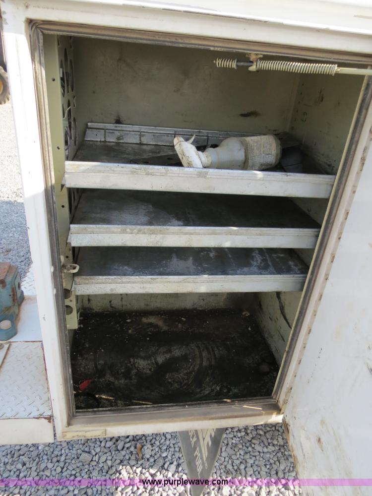 image for item B4651 2005 Ford F350 XL Super Duty service truck