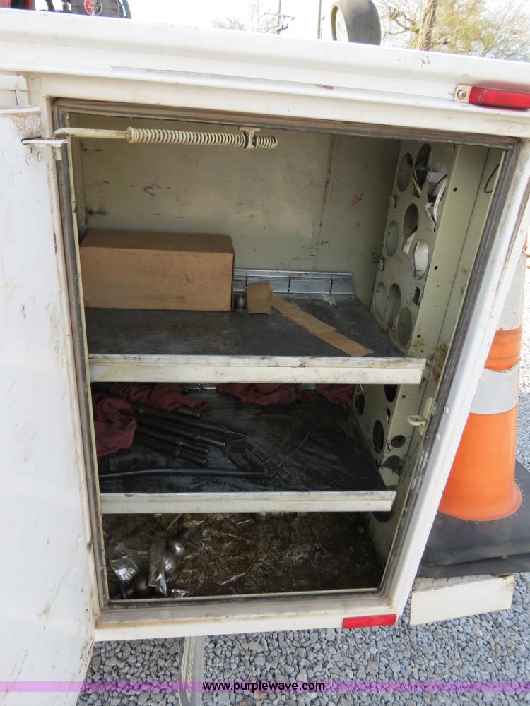 image for item B4651 2005 Ford F350 XL Super Duty service truck