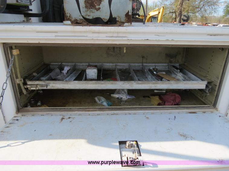 image for item B4651 2005 Ford F350 XL Super Duty service truck