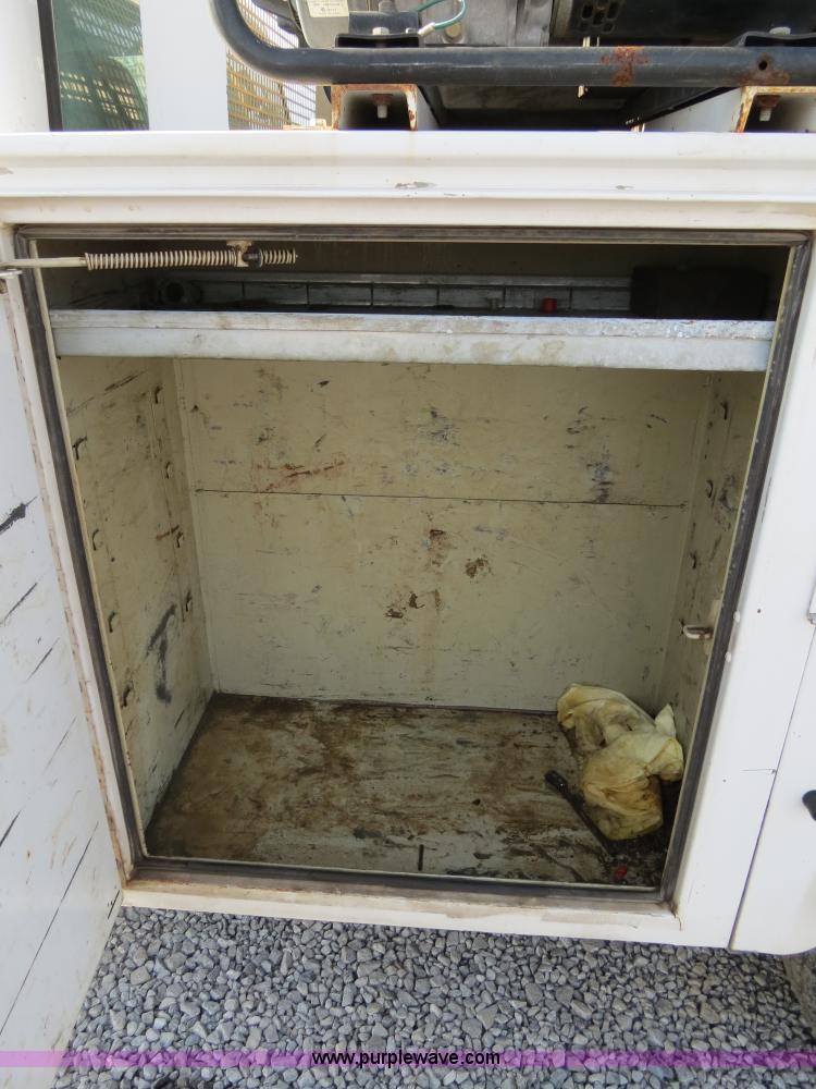 image for item B4651 2005 Ford F350 XL Super Duty service truck