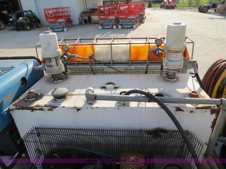 image for item B4651 2005 Ford F350 XL Super Duty service truck